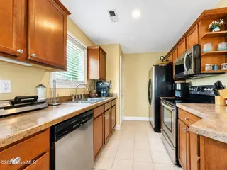 1660 Cedar Point Circle, Elizabeth City, NC 27909 – photo 6: Kitchen