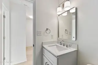 4930 N Hampton Drive SE, Southport, NC 28461 – photo 21: Guest Bathroom