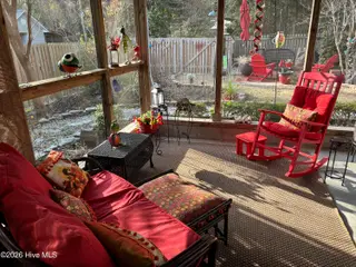 918 Dickinson Court, New Bern, NC 28562 — 2-bedroom home in Berkshire, New Bern, NC, photo 7 of 20: IMG_4533