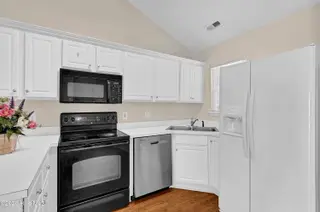 3011 Lauren Place Drive Apt 103, Wilmington, NC 28405 – photo 7