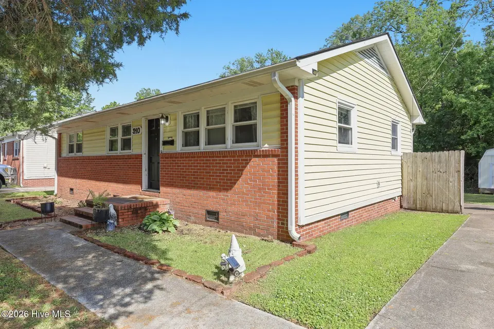 310 White Oak Street, Jacksonville, NC 28540 – photo 1 of 47: 3-web-or-mls-310 white oak st. 83