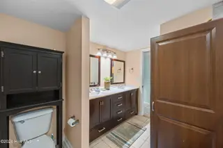10051 Windward Drive, New Bern, NC 28560 – photo 12: MASTER BATHROOM II