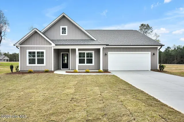 202 E T. Batson Road, Burgaw, NC 28425