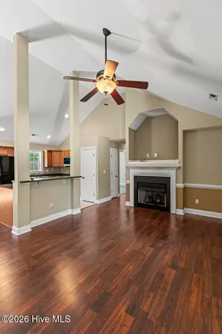 3613 Delesa Court, New Bern, NC 28560 — 3-bedroom home in Pinecrest Estates, New Bern, NC, photo 3 of 36