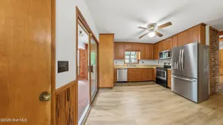 306 Shore Point Drive, Wilmington, NC 28411 — 4-bedroom home in Bayshore Estates, Wilmington, NC, photo 11 of 78: ShorepointDr-34