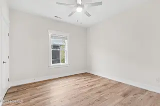 204 NE 33rd Street, Oak Island, NC 28465 – photo 23: 27-web-or-mls-cammediallc.com-35