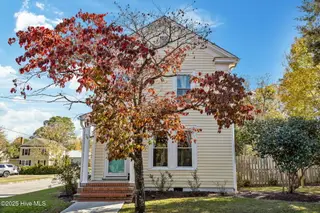 1009 N Market Street, Washington, NC 27889 – photo 3: 2-web-or-mls-IMG_7136