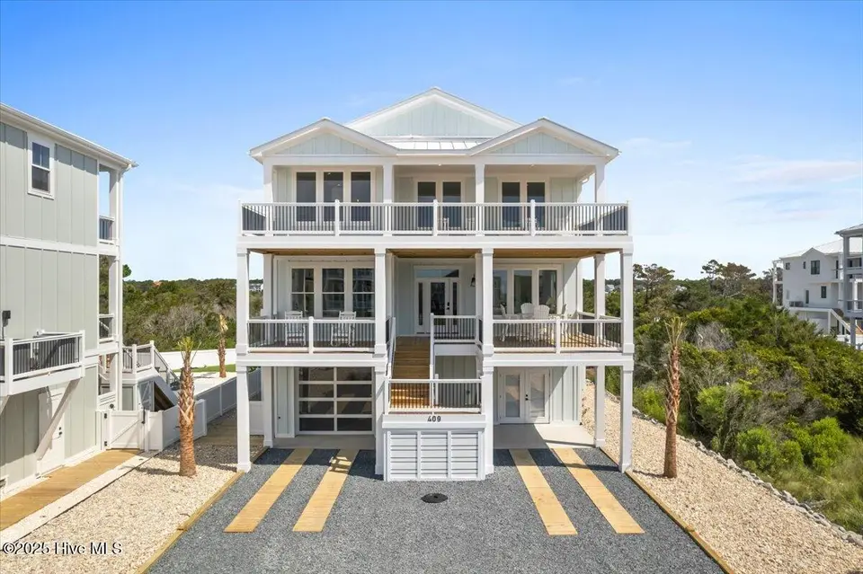 409 E Fourth Street, Ocean Isle Beach, NC 28469 – photo 1 of 75: 409 E Fourth Street