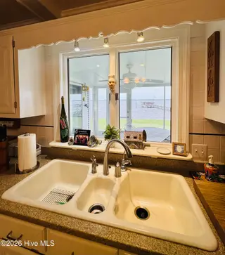 1008 Bateman Drive, Elizabeth City, NC 27909 – photo 17: Farm sink over looking the water front!