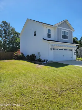 215 Chestwood Drive, Hubert, NC 28539 – photo 3: 20250522_103046