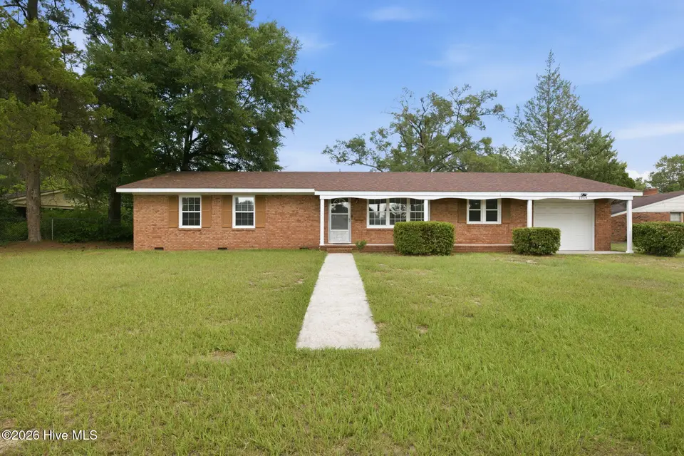 1714 Washington Street, New Bern, NC 28560 – photo 1 of 23: Front of House