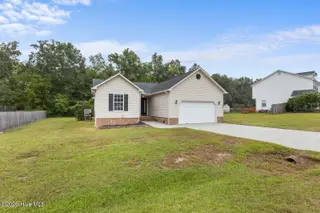 144 Forest Bluff Drive, Jacksonville, NC 28540 — 3-bedroom home in River Hills, Jacksonville, NC, photo 3 of 28: forest-3