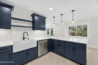 208 Dupont Circle, Greenville, NC 27858 – photo 13: Kitchen
