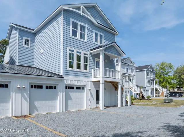 64 Pier View Court, Hampstead, NC 28443