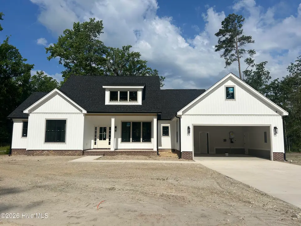 2430 Starling Lane, New Bern, NC 28562 – photo 1 of 4: IMG_0117
