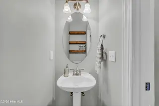 3701 Amber Drive, Wilmington, NC 28409 – photo 14: 012_img_8554_760