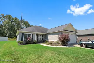 3609 Delesa Court, New Bern, NC 28560 — 3-bedroom home in Pinecrest Estates, New Bern, NC, photo 4 of 29: 03-3609 Delesa Ct-3