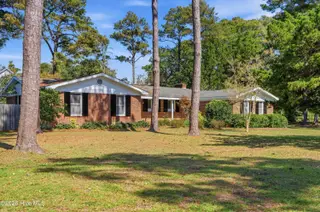 216 Lands End Road, Morehead City, NC 28557 — 3-bedroom home in Spooners Creek, Morehead City, NC, photo 2 of 65: 216 Lands End _ Interior-Exterior (41 of