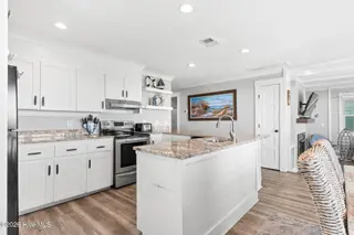 1011 Ocean Boulevard W, Holden Beach, NC 28462 – photo 10: 26-web-or-mls-cammediallc.com-44