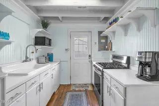 310 Keziah Street, Oak Island, NC 28465 — 2-bedroom home in Yaupon Beach, Oak Island, NC, photo 14 of 37