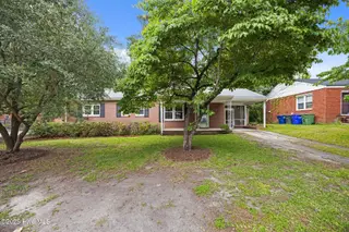 2304 Jefferson Drive, Greenville, NC 27858 – photo 3: 3-web-or-mls-BLS_0004