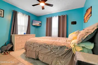 206 NE 51st Street, Oak Island, NC 28465 – photo 13: HP3V6A6699y