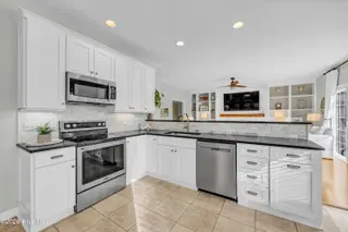 3701 Amber Drive, Wilmington, NC 28409 – photo 11: 009_img_8560_624