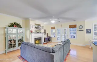 102 Plantation Drive, Swansboro, NC 28584 — 3-bedroom home in Plantation Est, Swansboro, NC, photo 7 of 71: DSC_0791And8more-Edit