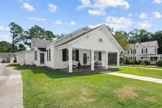 500 W Main Street, Mount Olive, NC 28365 – photo 4: IMG_1123