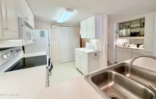 10300 Coast Guard Road D108 Point Emerald Villas, Emerald Isle, NC 28594 – photo 22: Kitchen