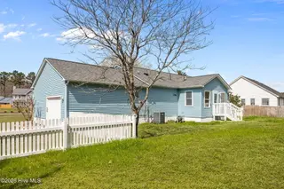 236 Bobbys Drive, Newport, NC 28570 – photo 10: 14-web-or-mls-IMG_4073