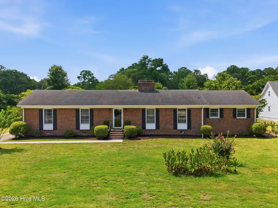 6762 River Road, Washington, NC 27889 — 3-bedroom home in Country Club Hills, Washington, NC, photo 1 of 55: 1Main View 6762 River Rd