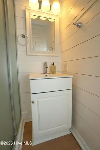 Ocean Sands, Atlantic Beach – photo 11: BATH SINK & MIRROR