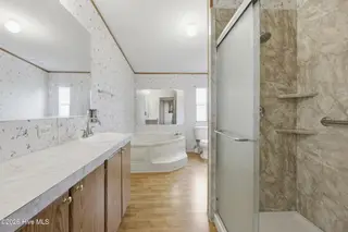 124 Zack Circle, Elizabeth City, NC 27909 – photo 16: Primary Ensuite Bathroom