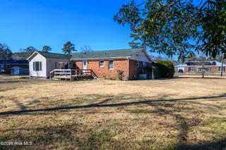 115 Carolina Pines Boulevard, New Bern, NC 28560 – photo 19: Spacious Yard