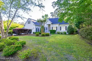 406 Hillcrest Drive, Morehead City, NC 28557 – photo 2: 406 Hillcrest Drive