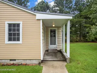 195 Queens Creek Road, Swansboro, NC 28584 — 2-bedroom home, Swansboro, NC, photo 23 of 40: Front door