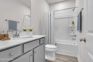 7449 Linda Vista Lane 256, Leland, NC 28451 – photo 6: Hall Bathroom