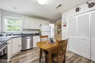 1104 Pamela Drive, Kinston, NC 28504 – photo 14: 32-web-or-mls-IMG_2141