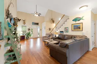 711 Captains Point, Beaufort, NC 28516 – photo 4: Living room
