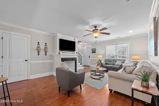 1620 Brook Hollow Drive A, Greenville, NC 27834 – photo 12: 18-web-or-mls-LHV_8307