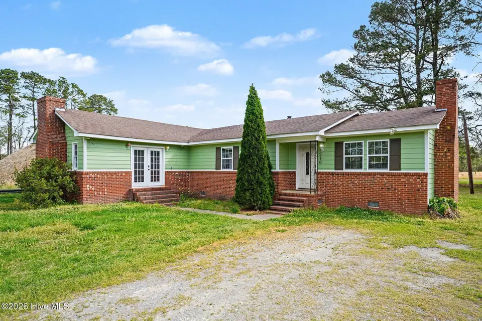 510 W Main Street, Selma, NC 27576 – photo 1 of 15: 003_file_6153