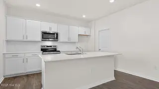 664 Wilder Bloom Path, Aberdeen, NC 28315 – photo 10: Kitchen