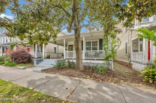 1414 Dock Street, Wilmington, NC 28401 – photo 2: 002_img_1843_797