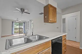 3624 Saint Johns Court B, Wilmington, NC 28403 — 2-bedroom condo in Park Place, Wilmington, NC, photo 14 of 59: 56-web-or-mls-DSC07080