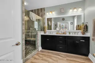 3032 Eno Lane, Leland, NC 28451 — 4-bedroom home in Brunswick Forest, Leland, NC, photo 19 of 55: Master Bath