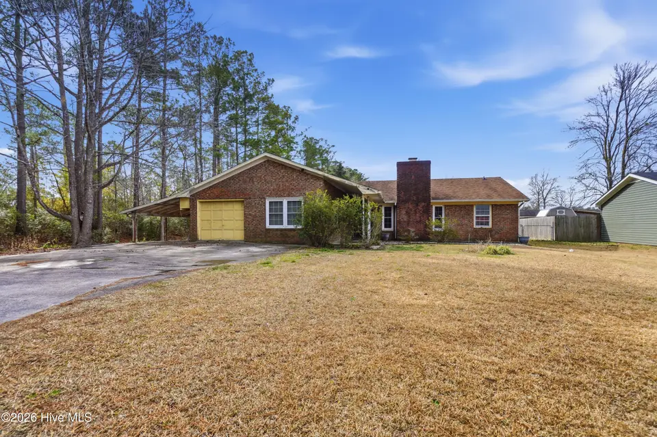 104 E Bridle Lane, Havelock, NC 28532 – photo 1 of 17: 104 e birdie (17 of 39)