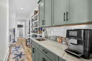 1423 N Shore Drive, Surf City, NC 28445 – photo 24: 1423NShoreDriveInteriors-50