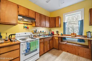 1908 Princess Street, Wilmington, NC 28405 – photo 20: 05kitchen2
