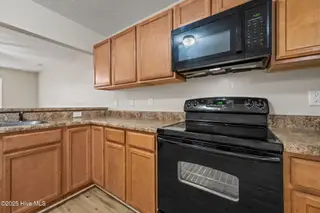 1004 Grandeur Avenue, Jacksonville, NC 28546 – photo 11: 34-web-or-mls-_RAD8330